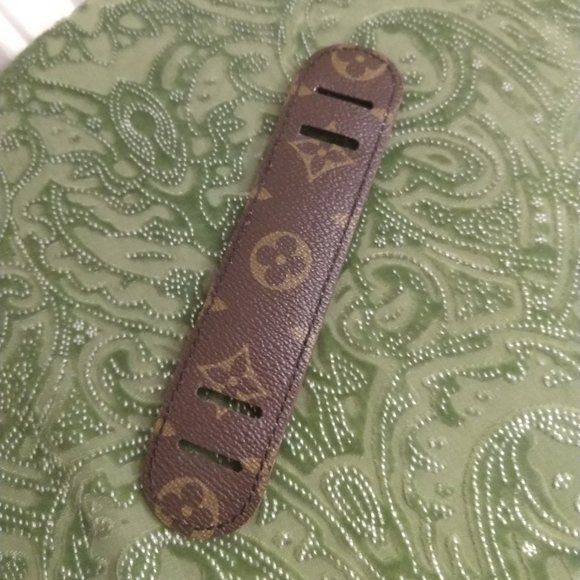 Louis Vuitton Large Monogram Shoulder Strap Pad - Picture 3 of 6